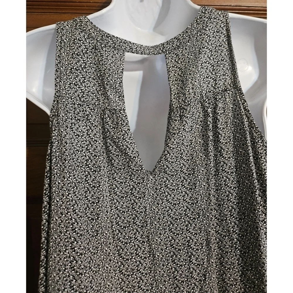 Old Navy V-Neck Shift Dress